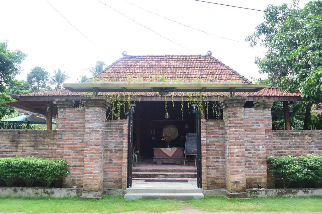 Cempaka Villa Magelang Bagian luar foto